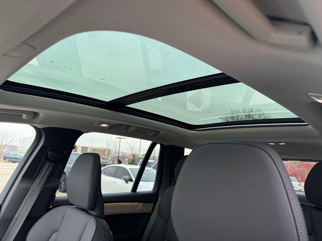 New 2026 Volvo XC90 B6 Core AWD/4WD image 7
