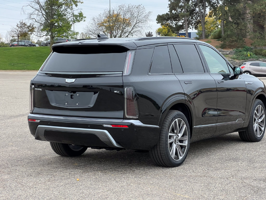 New 2027 Cadillac Vistiq Sport w/ LPO, Floor Liner Package AWD/4WD image 43