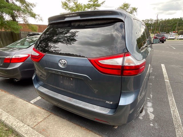 Used 2016 Toyota Sienna XLE FWD image 4