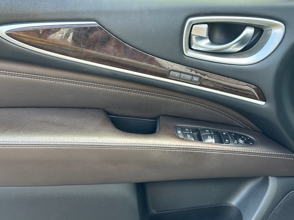 Used 2018 INFINITI QX60 FWD w/ Deluxe Technology Package image 7