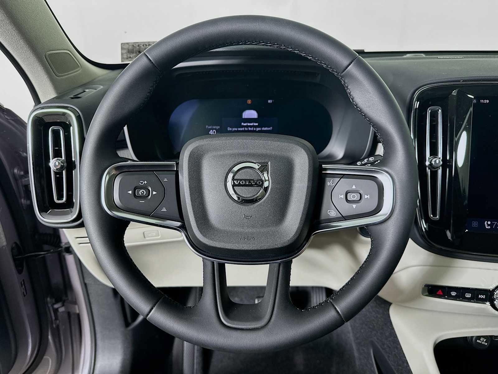 New 2026 Volvo XC40 B5 Ultra w/ Climate Package image 11