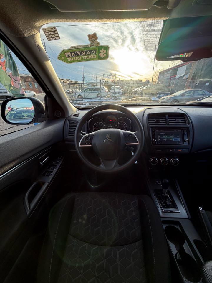Used 2024 Mitsubishi Outlander Sport ES image 30