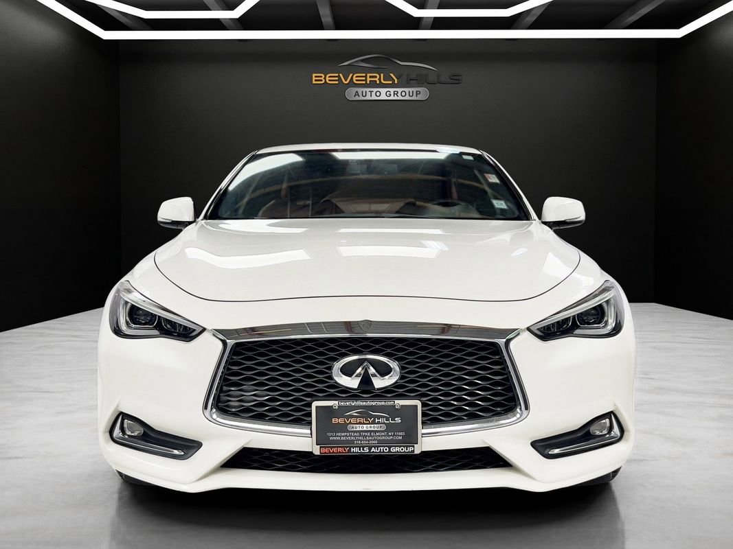 Used 2018 INFINITI Q60 Red Sport 400 w/ Sensory Package 3.0T Sport AWD/4WD image 8