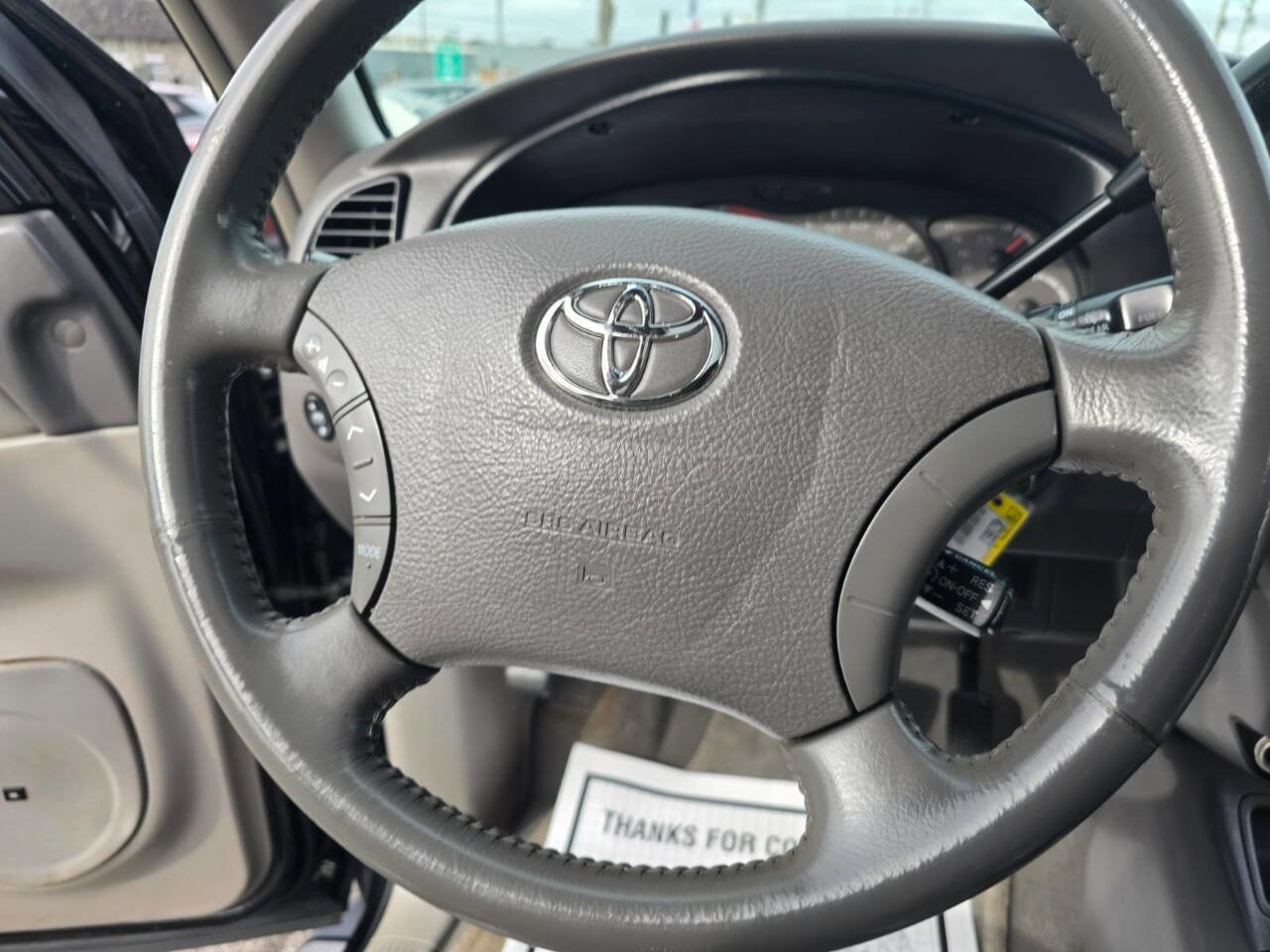 Used 2004 Toyota Sequoia Limited image 33