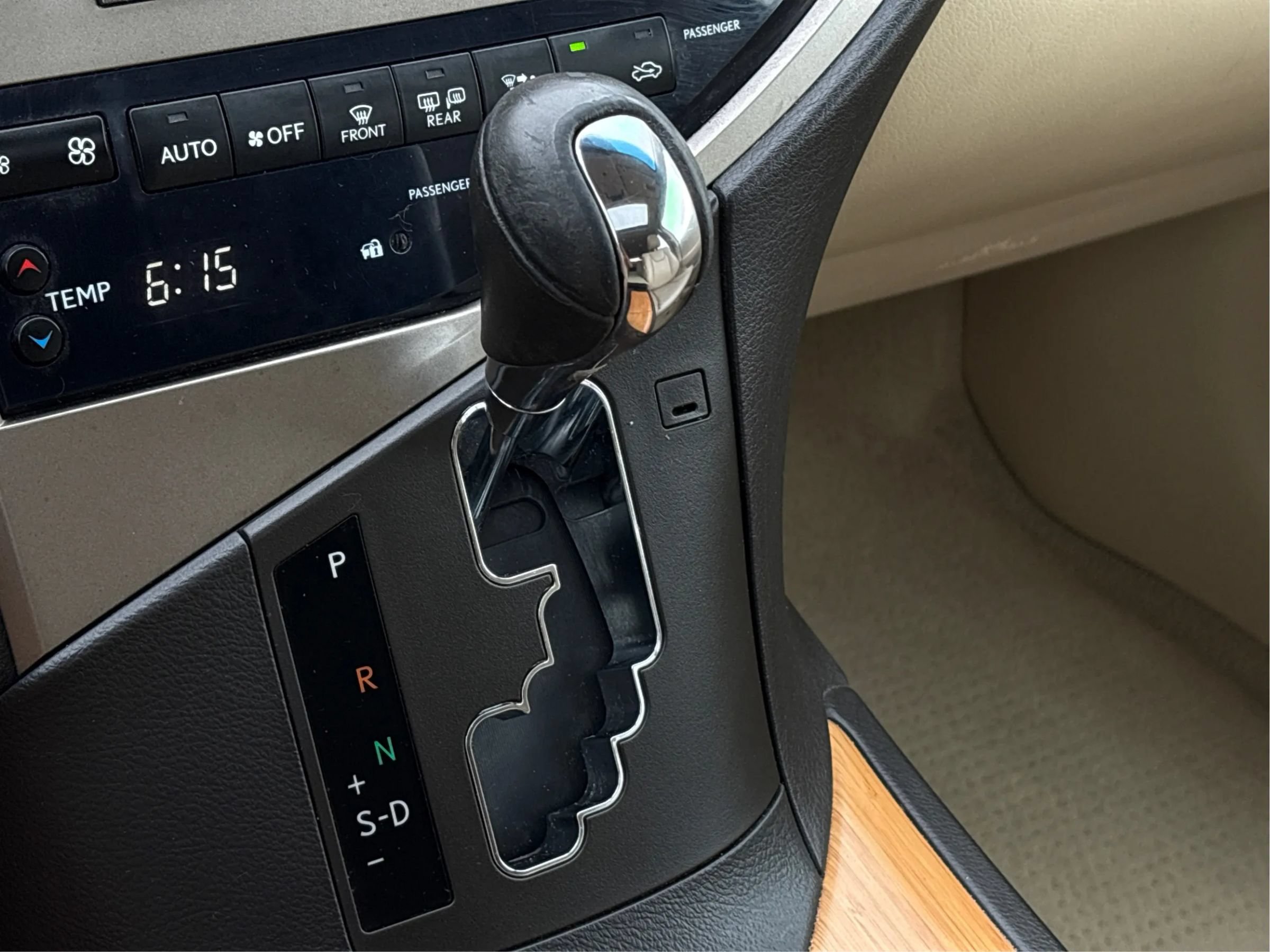 Used 2015 Lexus RX 450h FWD image 29