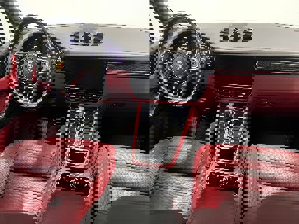 Used 2022 Porsche Cayenne S image 29