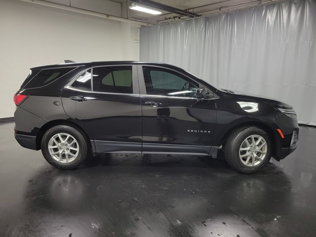 Used 2022 Chevrolet Equinox LT w/ Driver Convenience Package FWD image 9
