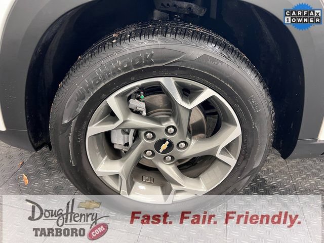 Used 2025 Chevrolet Trax LT FWD image 21