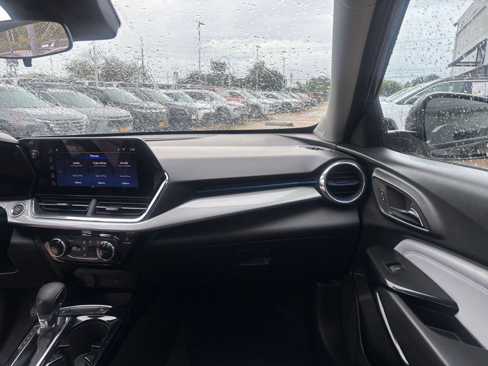 Used 2025 Chevrolet Trax LT FWD image 35