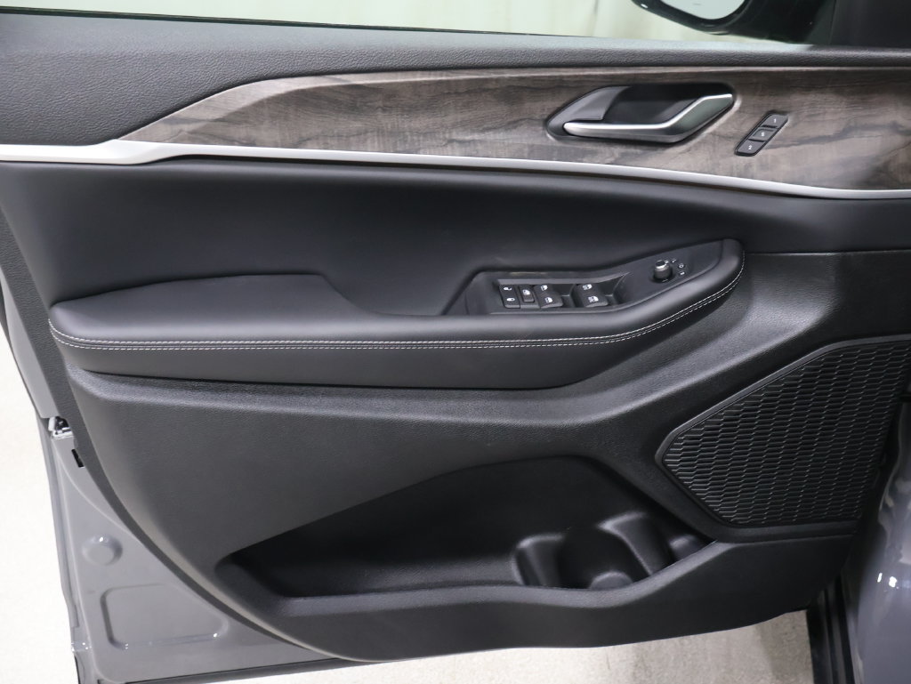 New 2027 Jeep Grand Cherokee Limited AWD/4WD image 10