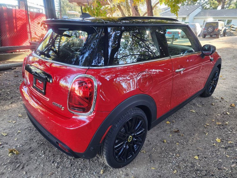 Used 2022 MINI Cooper SE image 6
