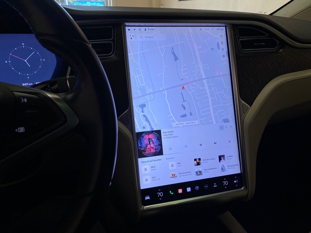 Used 2018 Tesla Model X AWD/4WD image 30