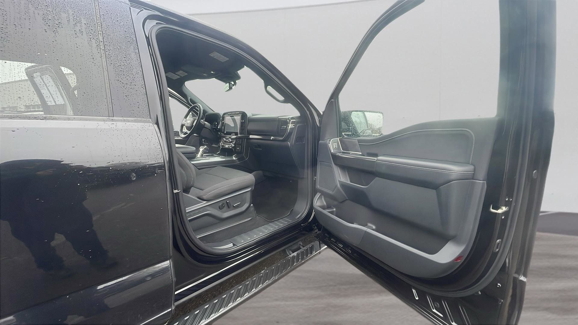 Certified 2023 Ford F150 XLT w/ Equipment Group 302A High image 17