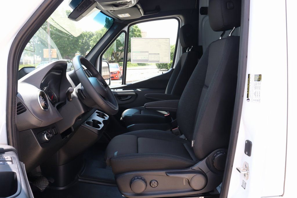 New 2025 Mercedes-Benz Sprinter 2500 image 4