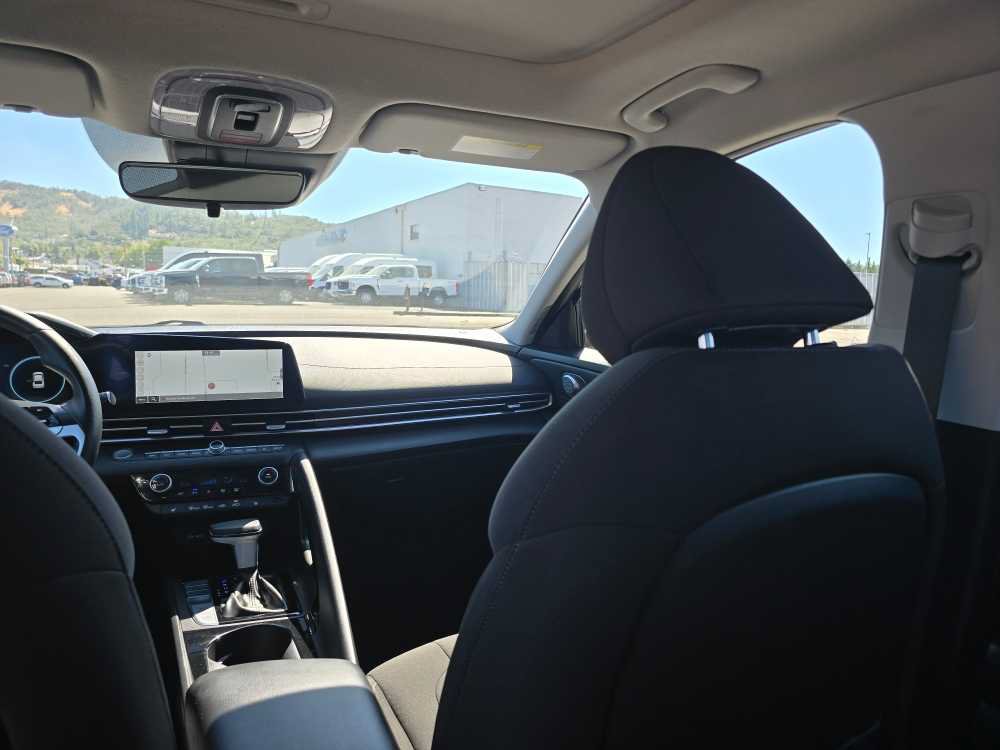 Used 2024 Hyundai Elantra SEL w/ Convenience Package FWD image 14