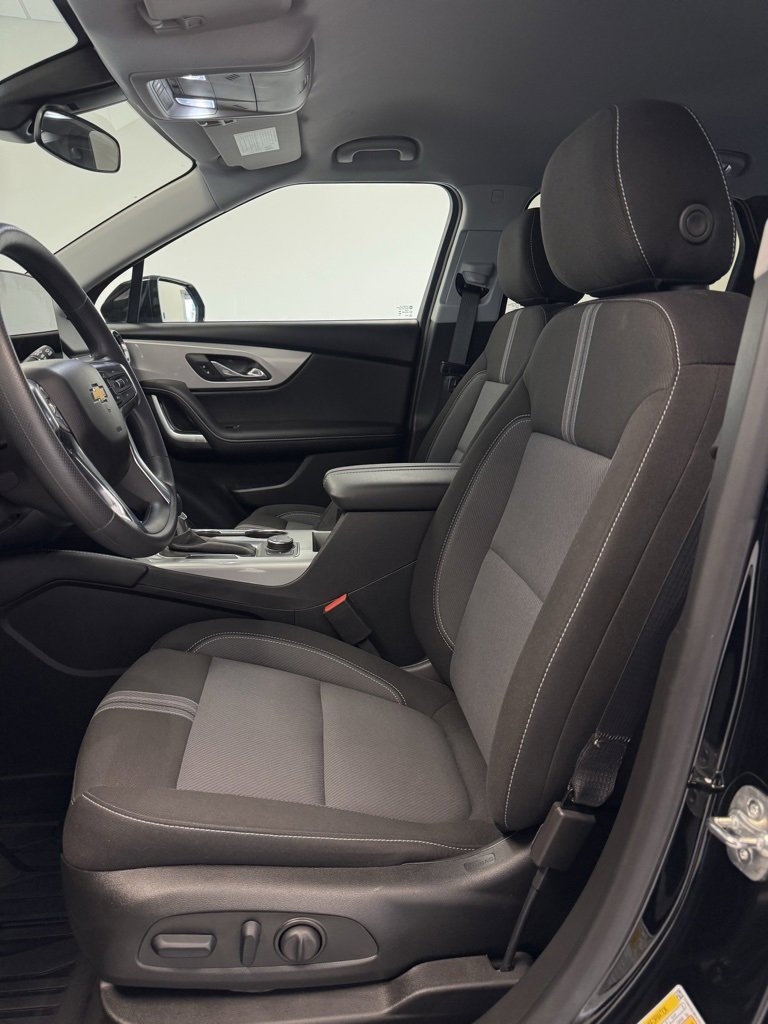 Certified 2025 Chevrolet Blazer LT w/ Midnight/Sport Edition image 4