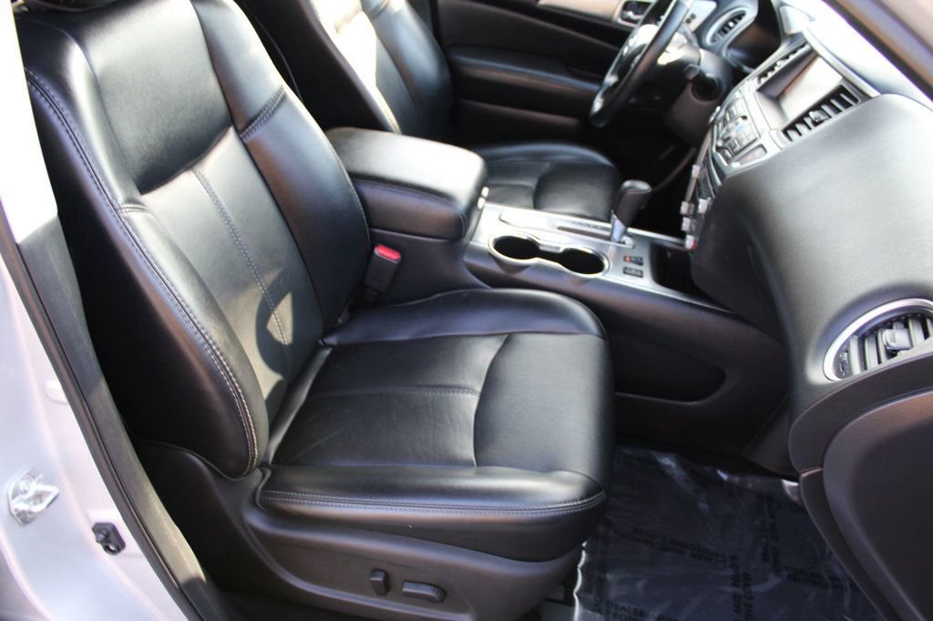 Used 2020 Nissan Pathfinder SL image 13