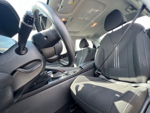 Certified 2024 Hyundai Elantra SEL w/ Convenience Package FWD image 16