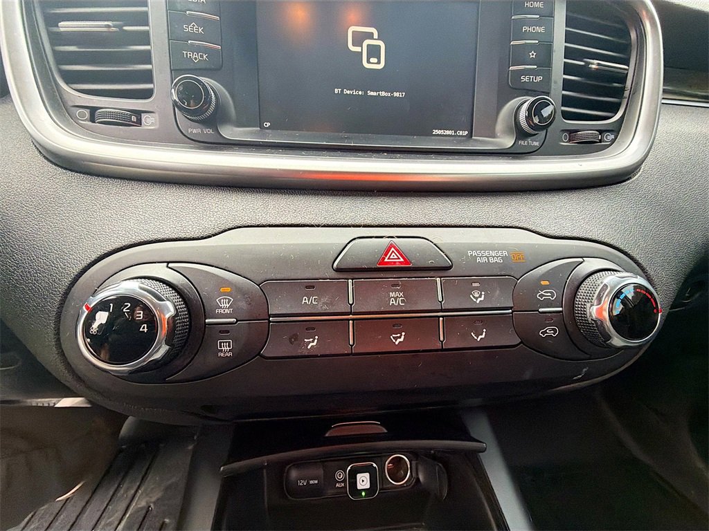 Used 2019 Kia Sorento L image 15