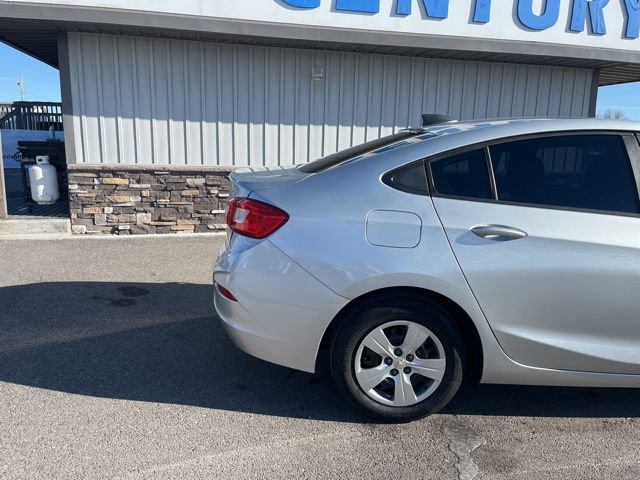 Used 2018 Chevrolet Cruze LS image 12