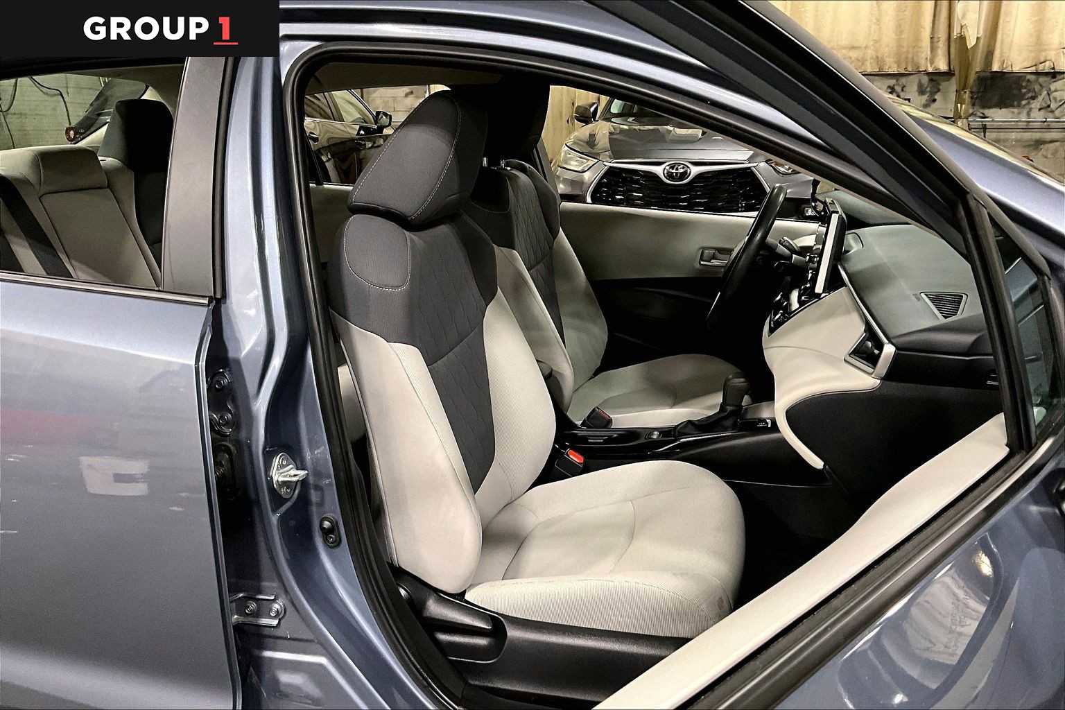Used 2021 Toyota Corolla LE FWD image 9