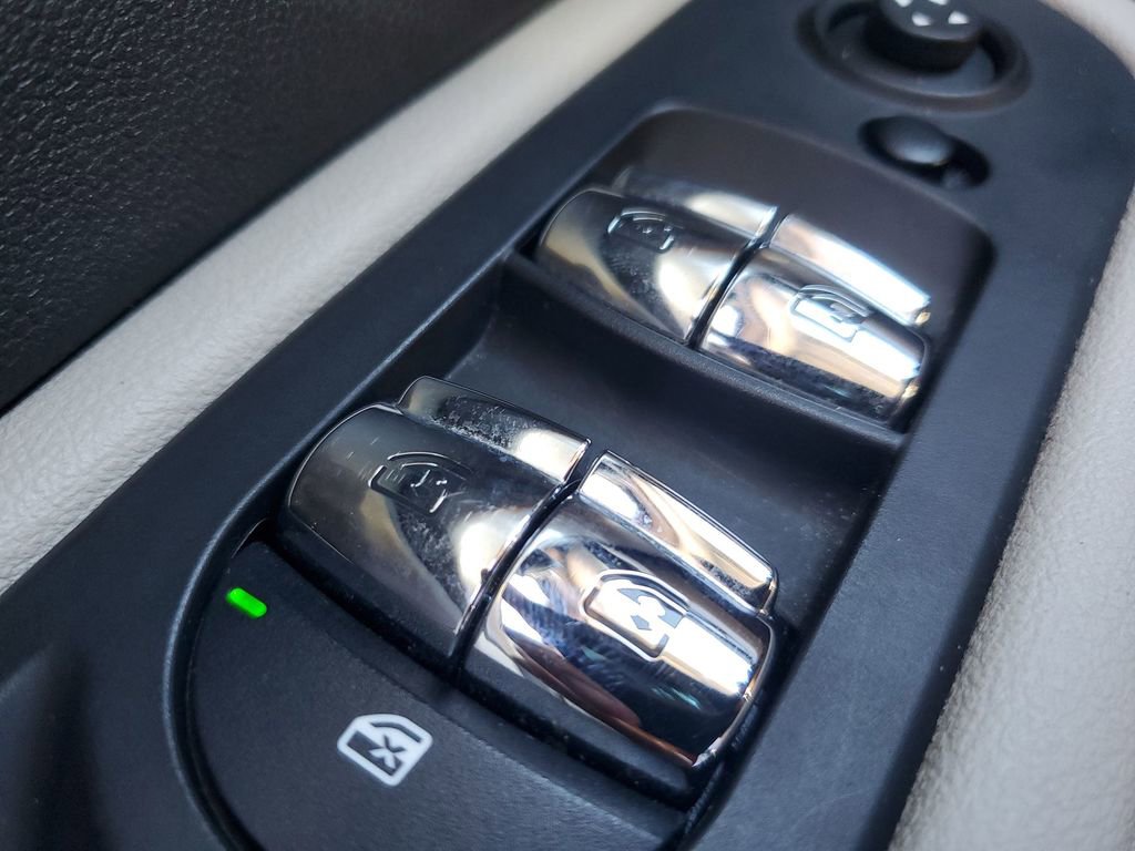 Used 2023 MINI Cooper Countryman S w/ Signature Upholstery Package image 34