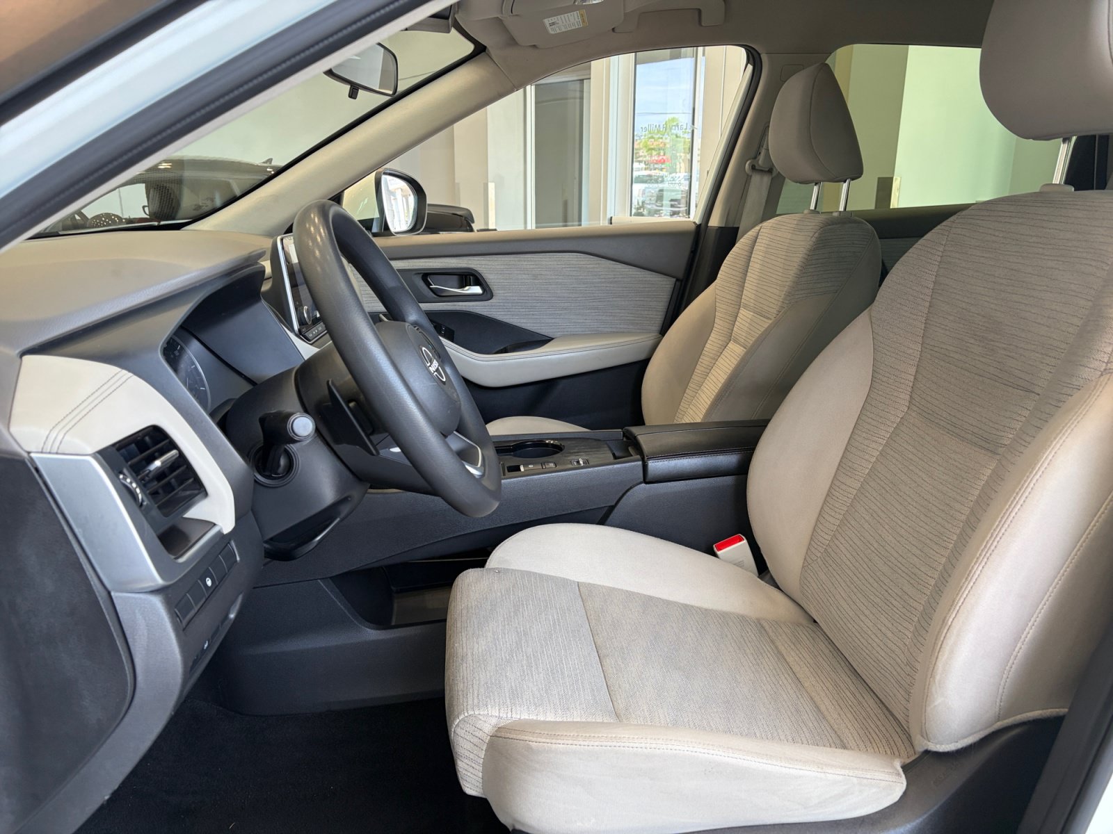 Used 2023 Nissan Rogue SV FWD image 12