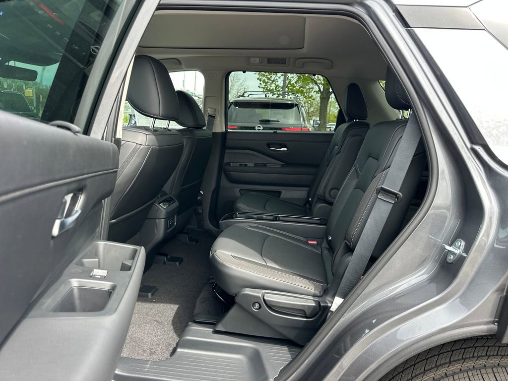 New 2026 Nissan Pathfinder SL w/ SL Premium Package AWD/4WD image 13