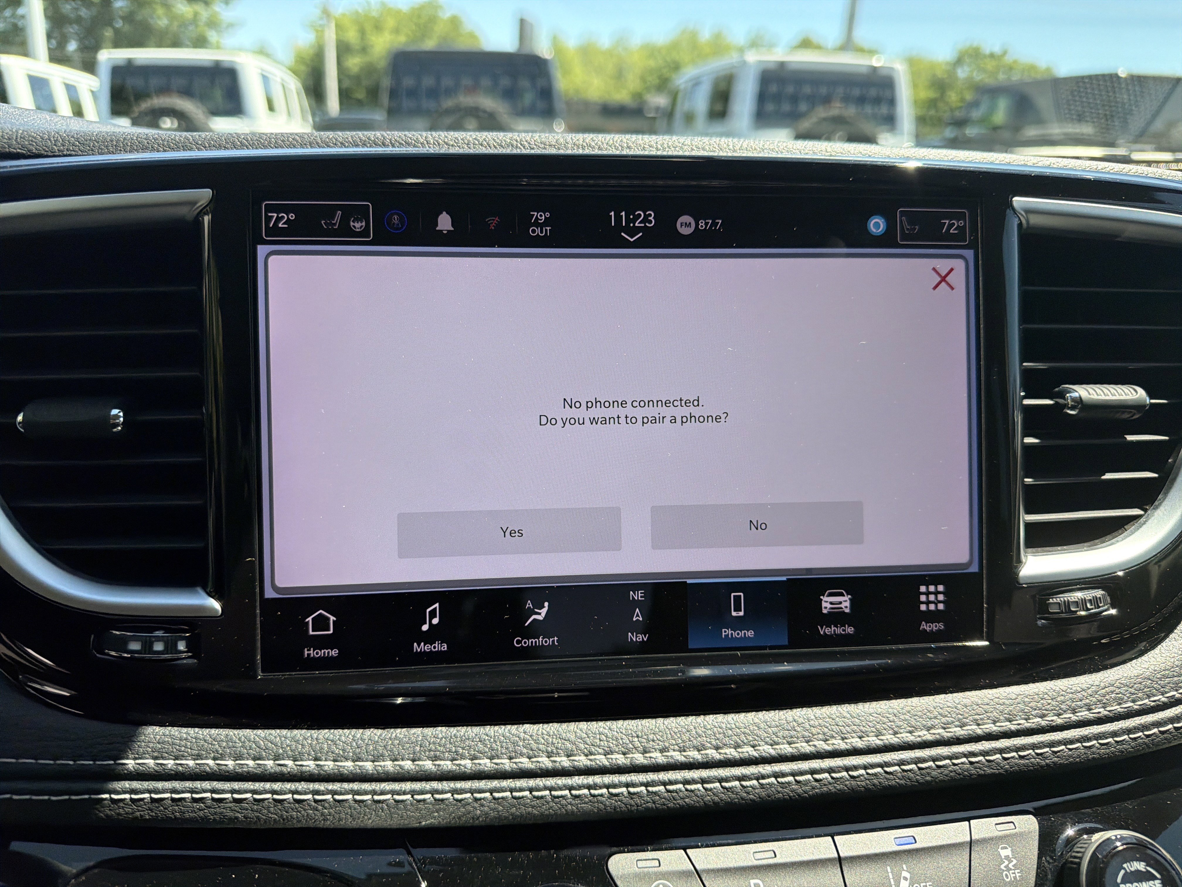 Used 2023 Chrysler Pacifica Limited FWD image 25