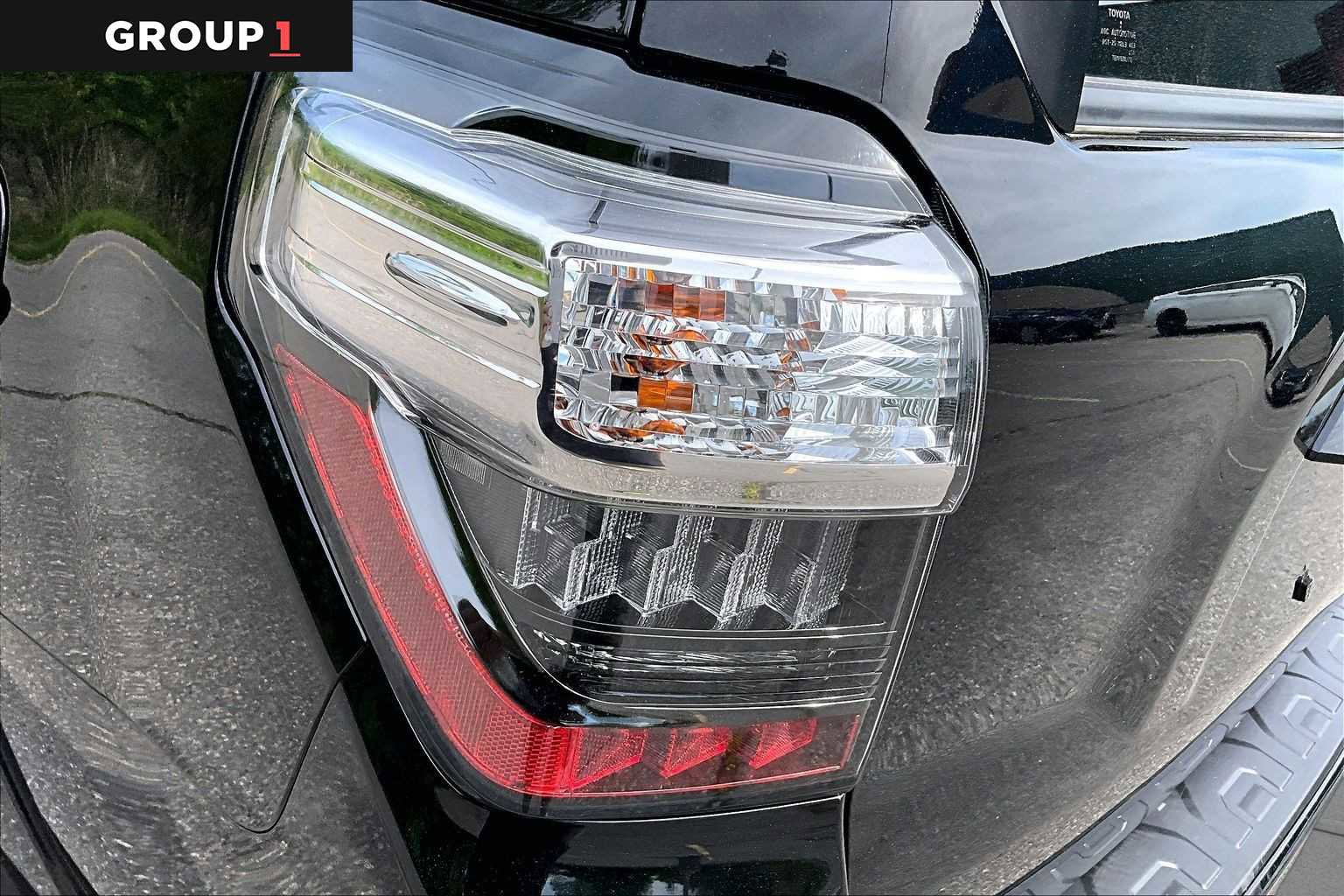 Used 2024 Toyota 4Runner SR5 AWD/4WD image 28