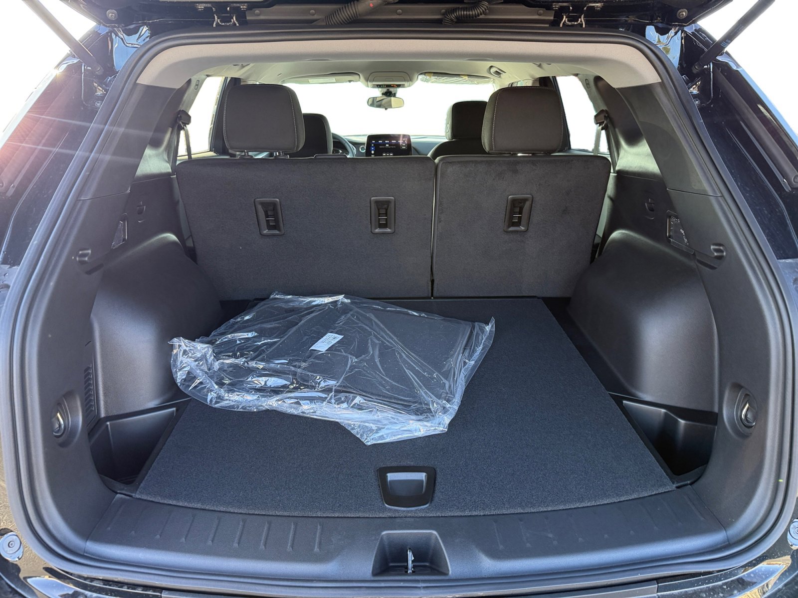 New 2025 Chevrolet Blazer LT w/ Midnight/Sport Edition image 17