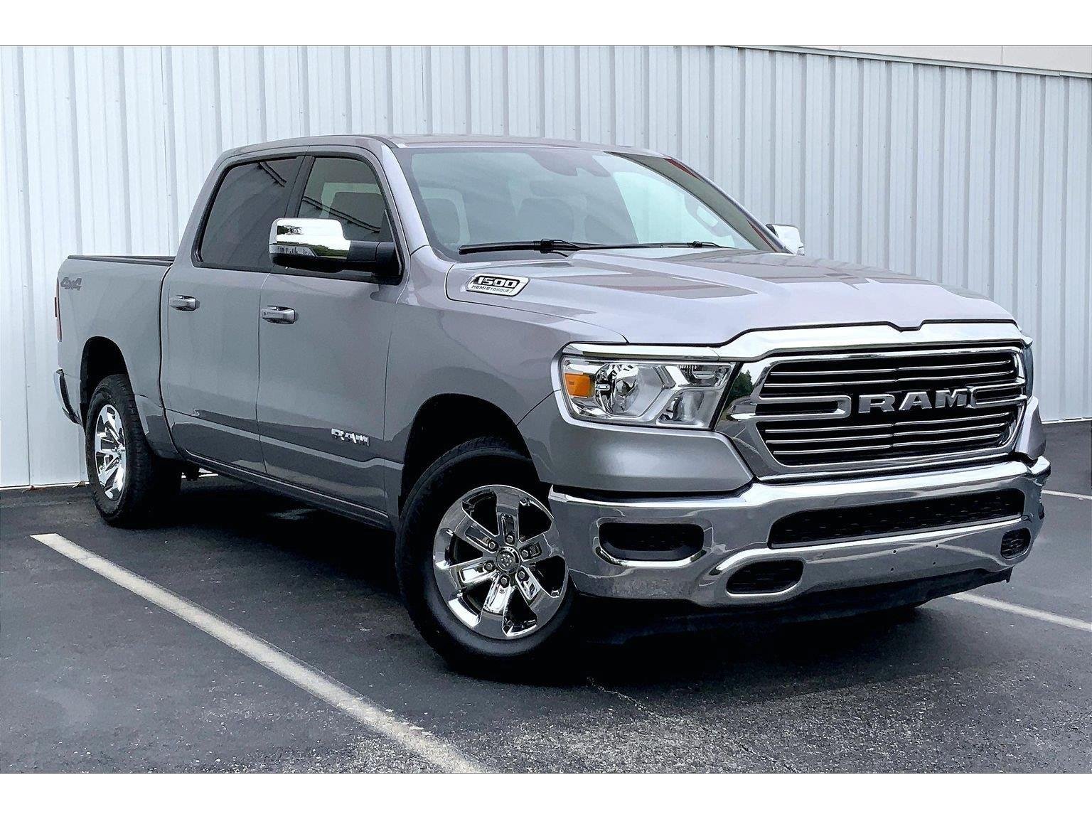 Used 2024 RAM 1500 Laramie AWD/4WD image 32