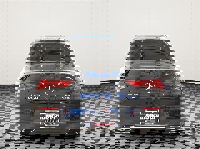 Used 2023 Mercedes-Benz CLA 250 4MATIC image 11