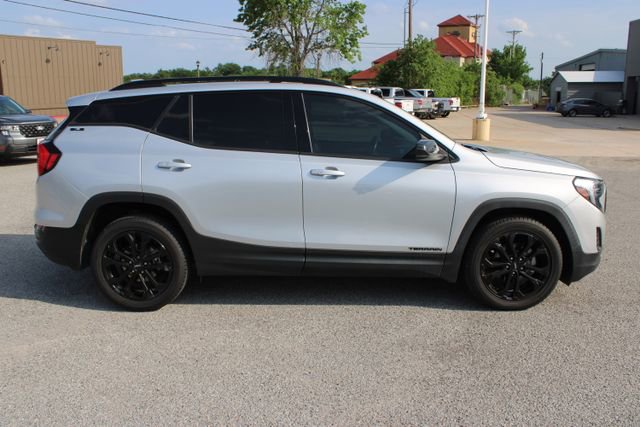 Used 2021 GMC Terrain SLE w/ Elevation Edition FWD image 4