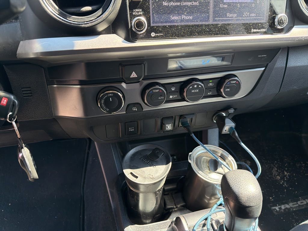 Used 2021 Toyota Tacoma SR5 AWD/4WD image 14