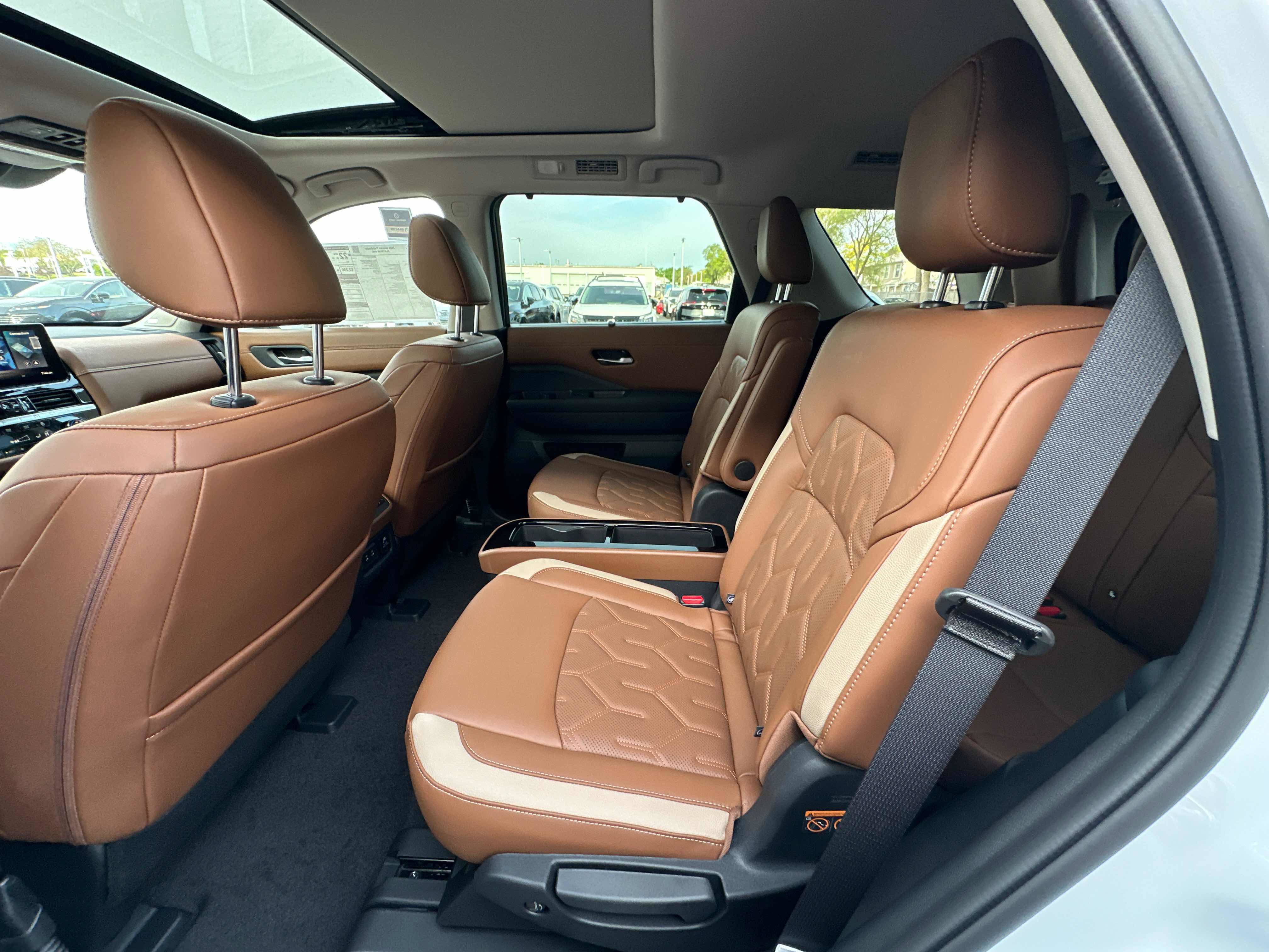 New 2026 Nissan Pathfinder Platinum AWD/4WD image 30