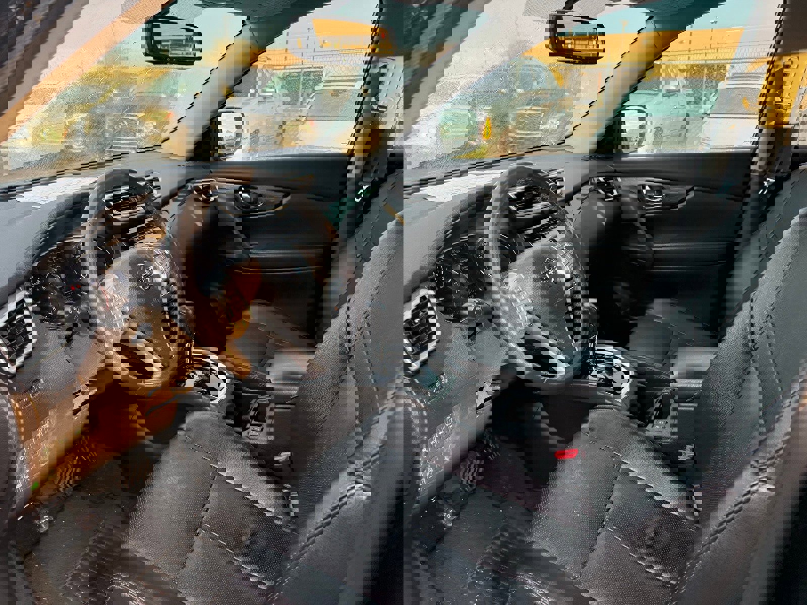 Used 2016 Nissan Rogue SL w/ SL Premium Package image 14