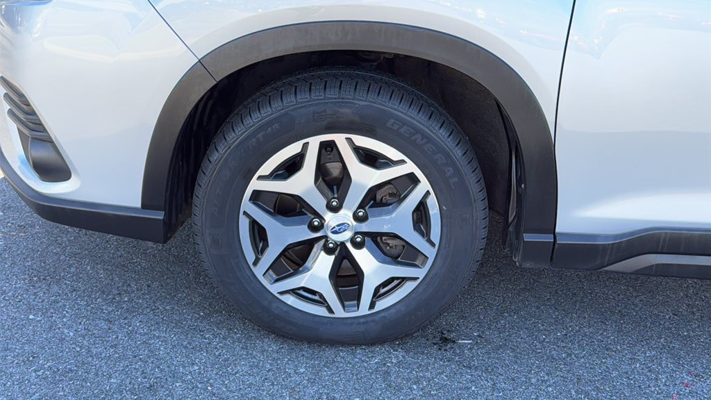 Certified 2023 Subaru Forester Premium AWD/4WD image 8