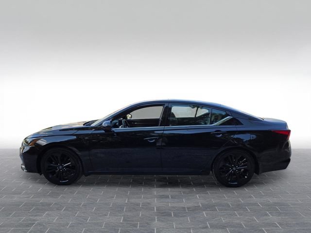 Used 2023 Nissan Altima 2.5 SR w/ SR Premium Package FWD image 4
