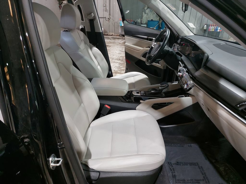 Used 2025 Kia Telluride S AWD/4WD image 10