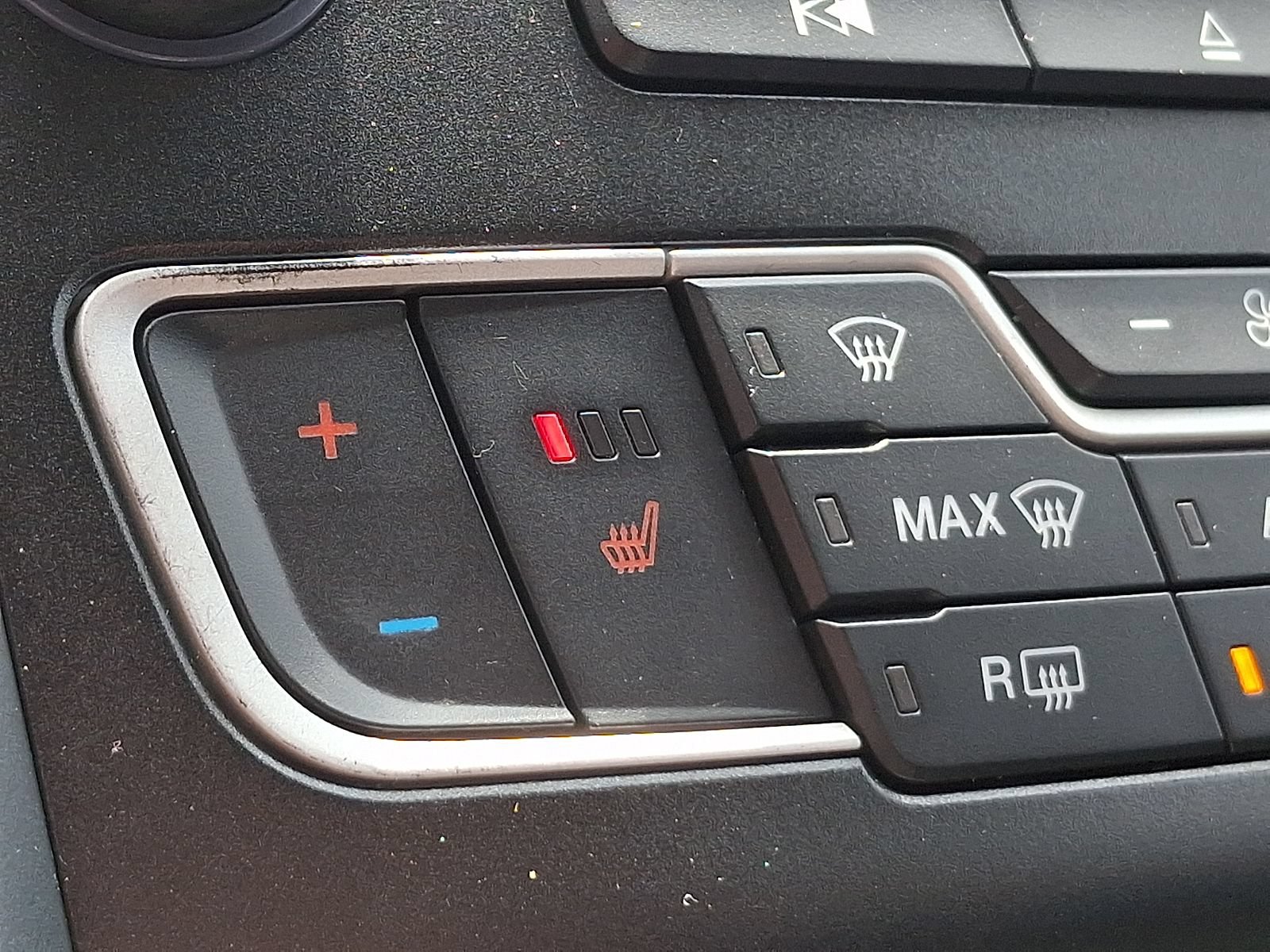Used 2018 Ford Fusion SE w/ Equipment Group 201A FWD image 25