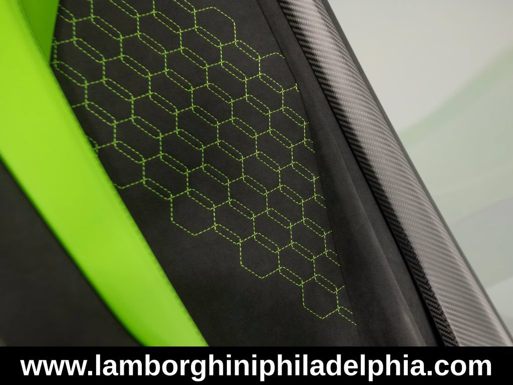 Used 2024 Lamborghini Revuelto AWD/4WD image 12