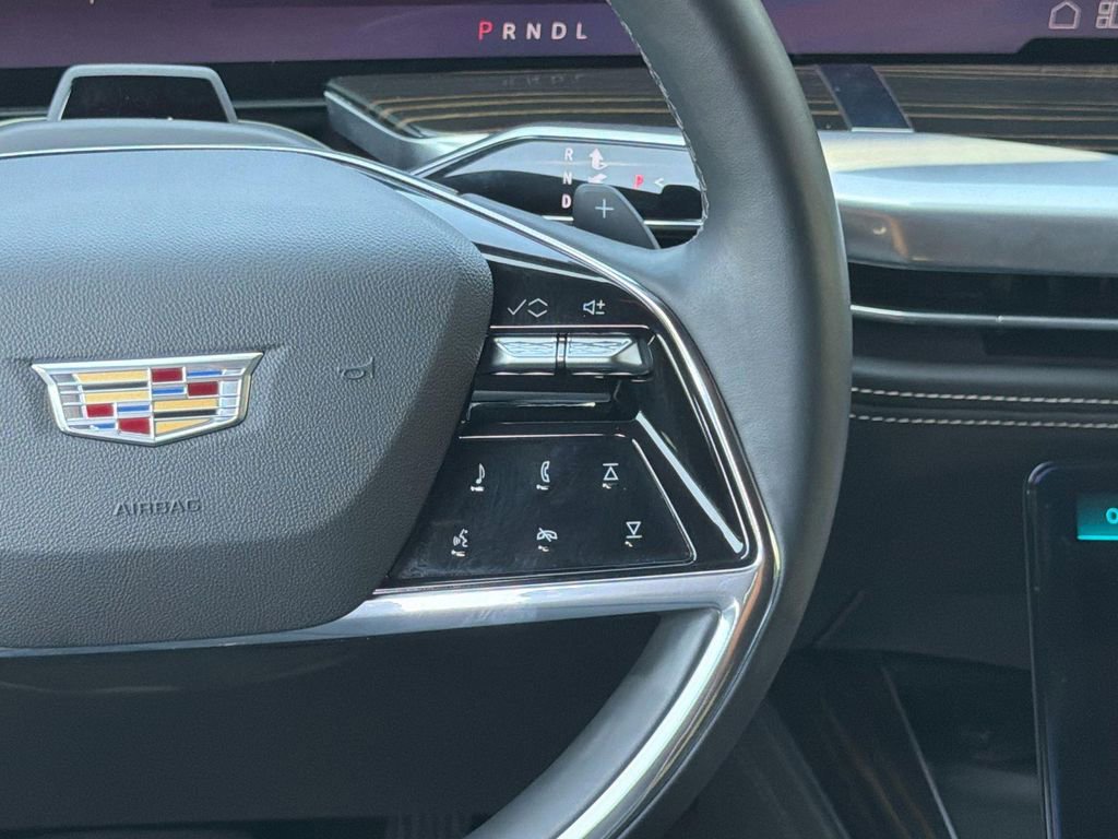 Certified 2025 Cadillac Escalade ESV Premium Luxury RWD image 9