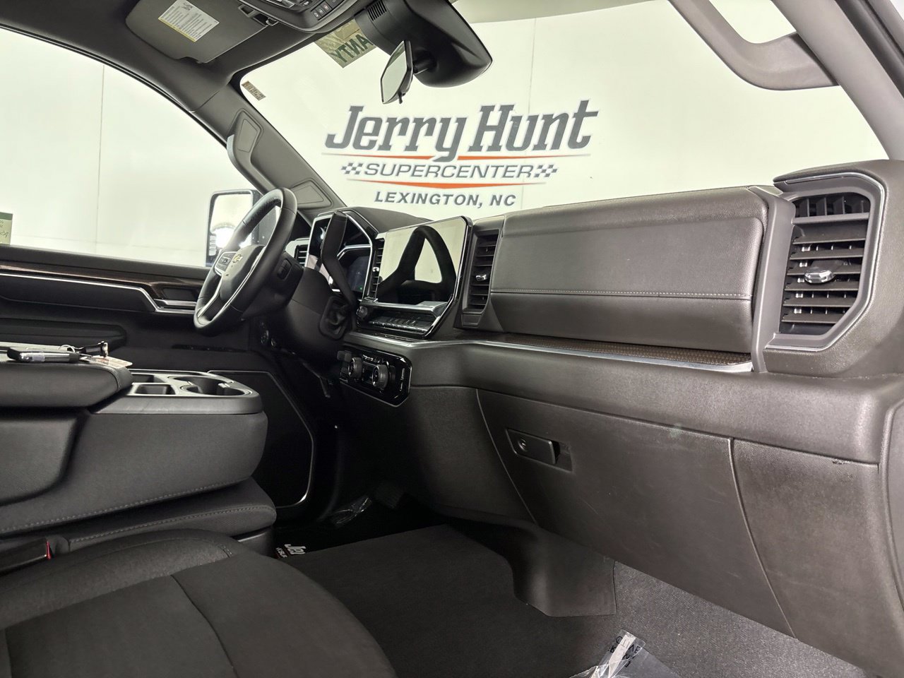 Used 2026 Chevrolet Silverado 2500 LT AWD/4WD image 32