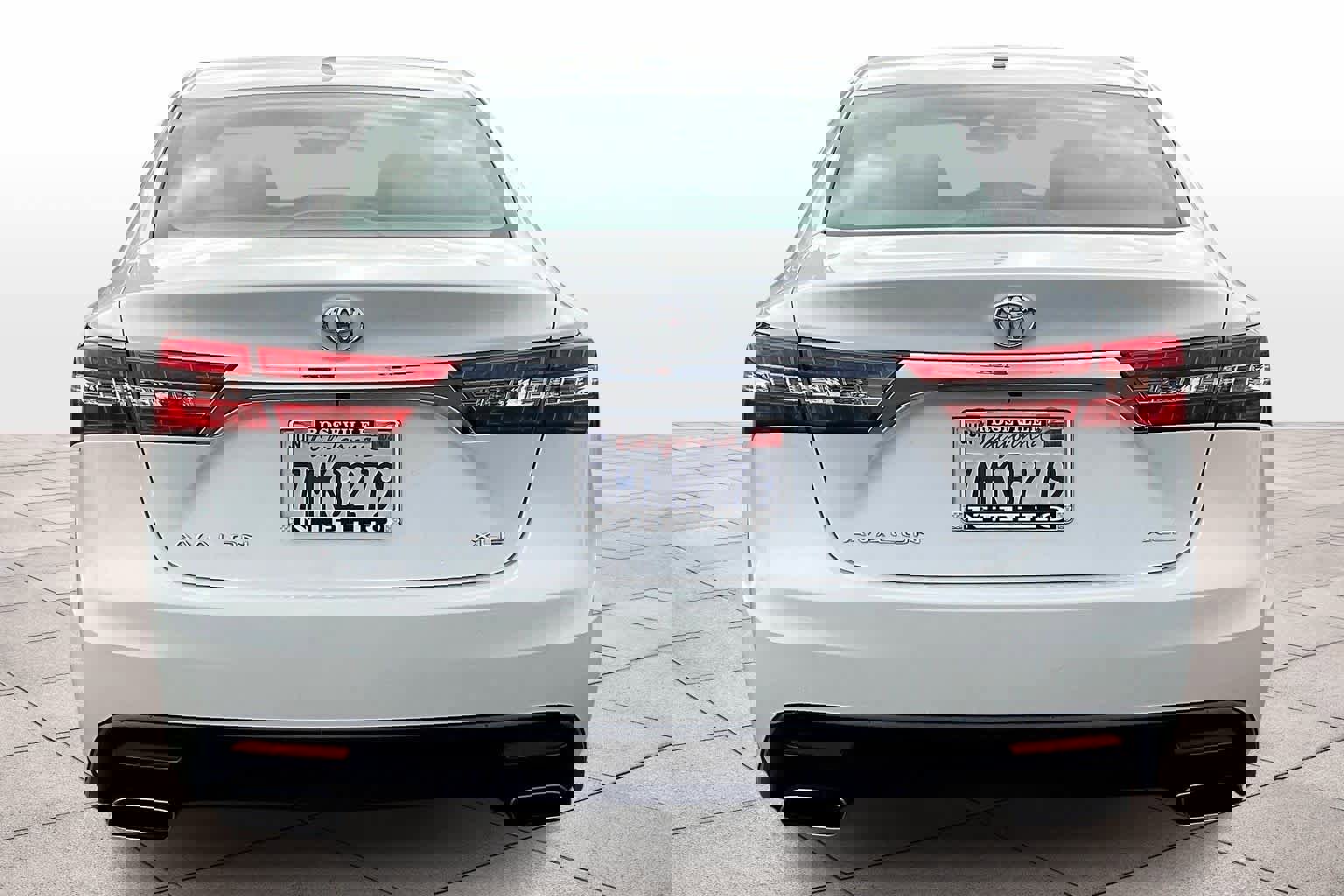 Used 2015 Toyota Avalon XLE image 7