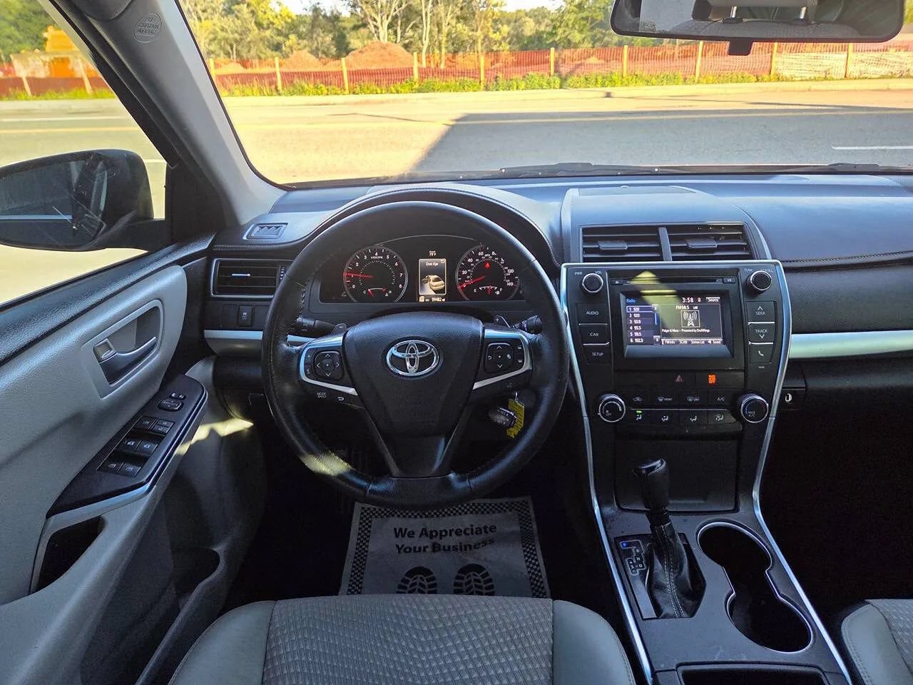 Used 2015 Toyota Camry SE FWD image 14