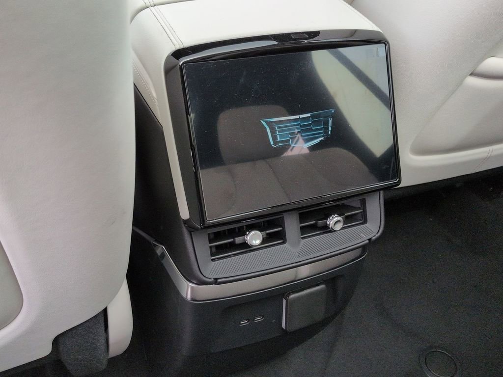 Certified 2026 Cadillac Vistiq Sport image 29