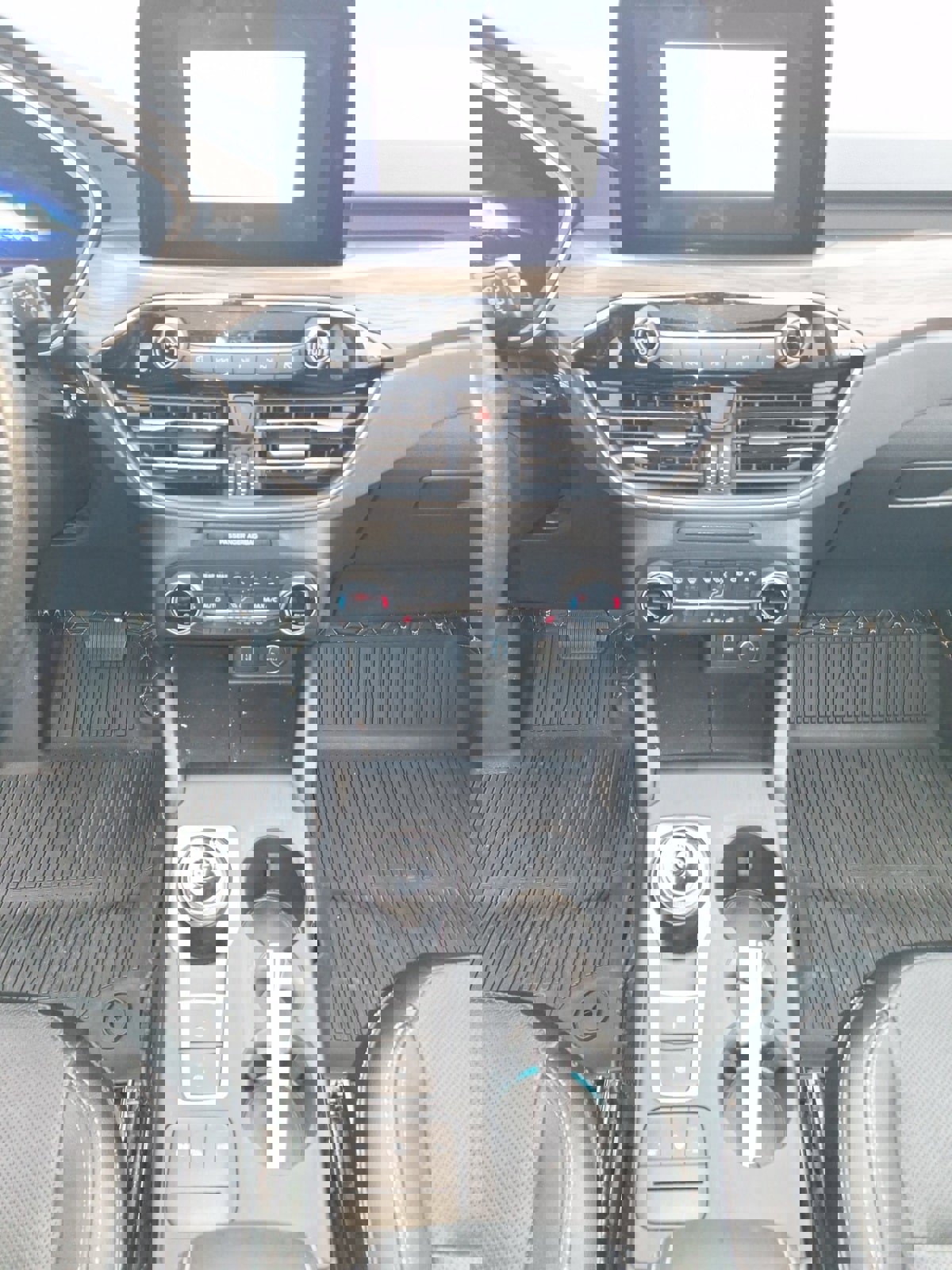 Used 2020 Ford Escape Titanium image 10