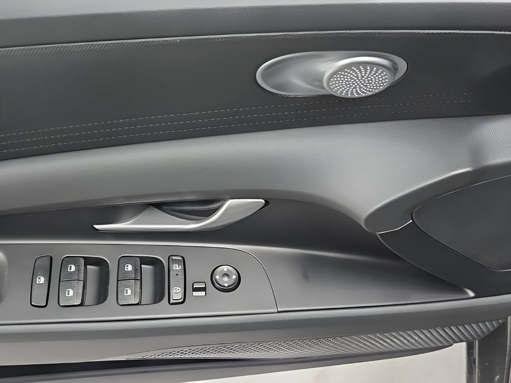 New 2026 Hyundai Elantra SE FWD image 12