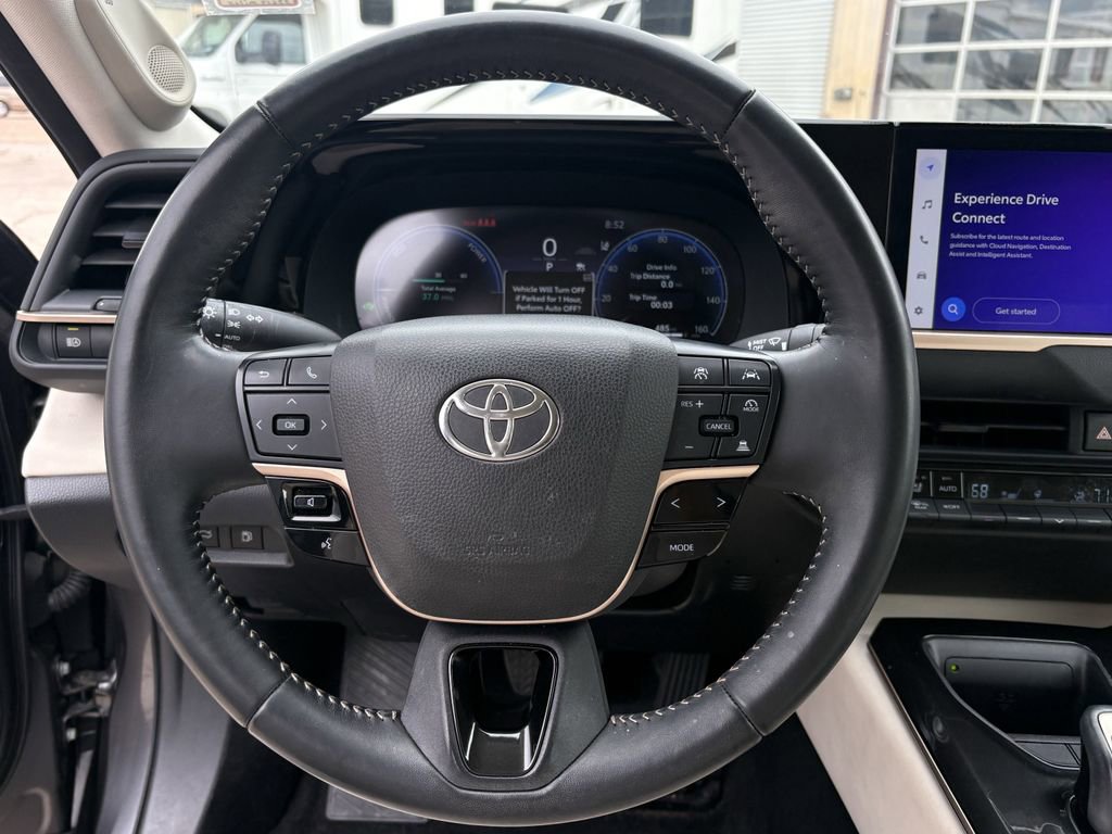 Used 2024 Toyota Crown Limited image 15